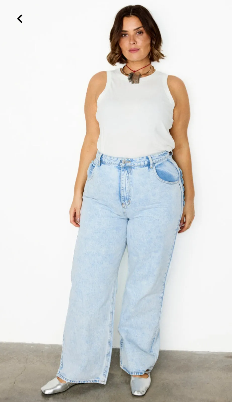 Scallop Detail Straight Leg Jeans